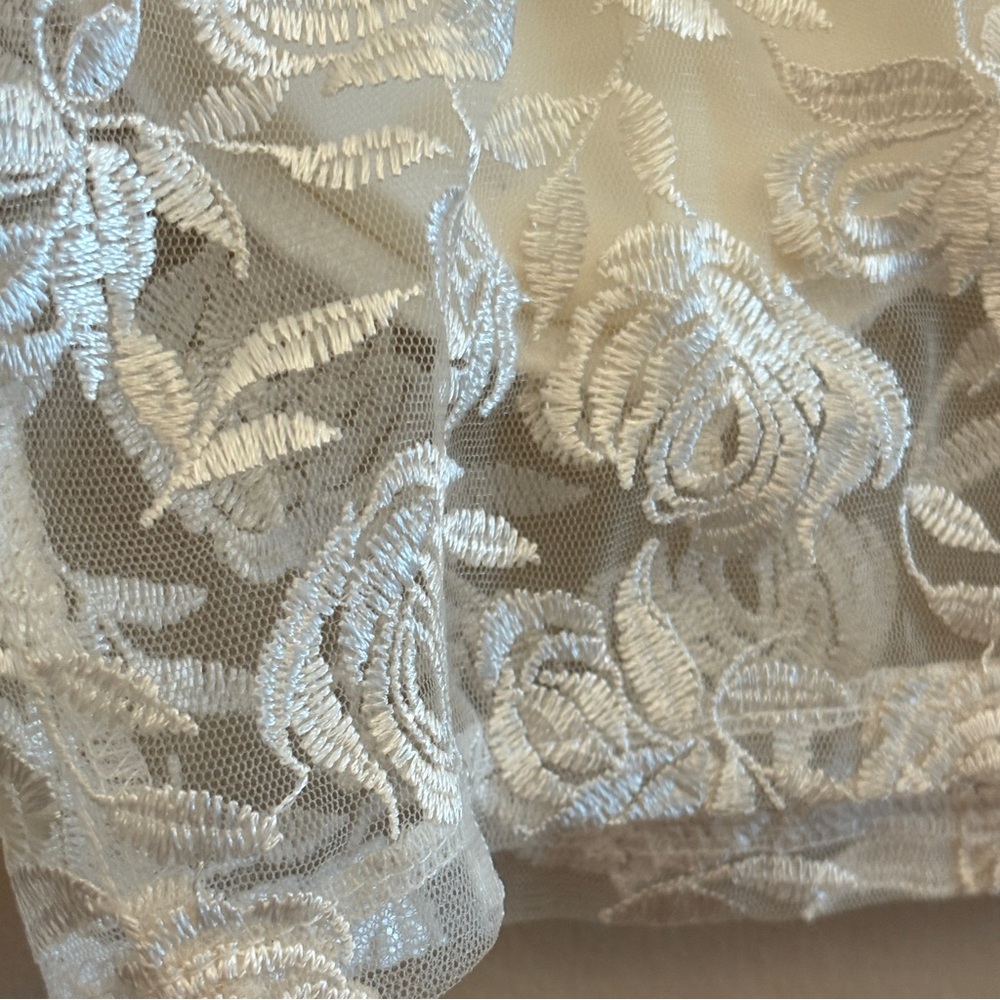 Sheer White Floral Lace Bustier with Zip Back – Size Large 20" PTP EUC - Picture 10 of 13